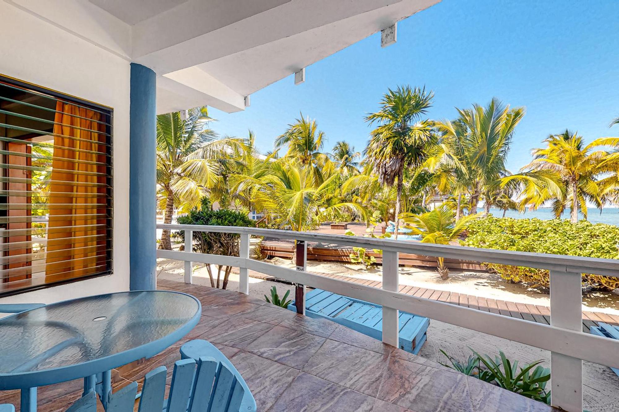 Condo # 20 at Beachside Villas Gold Standard Certified Placencia Habitación foto