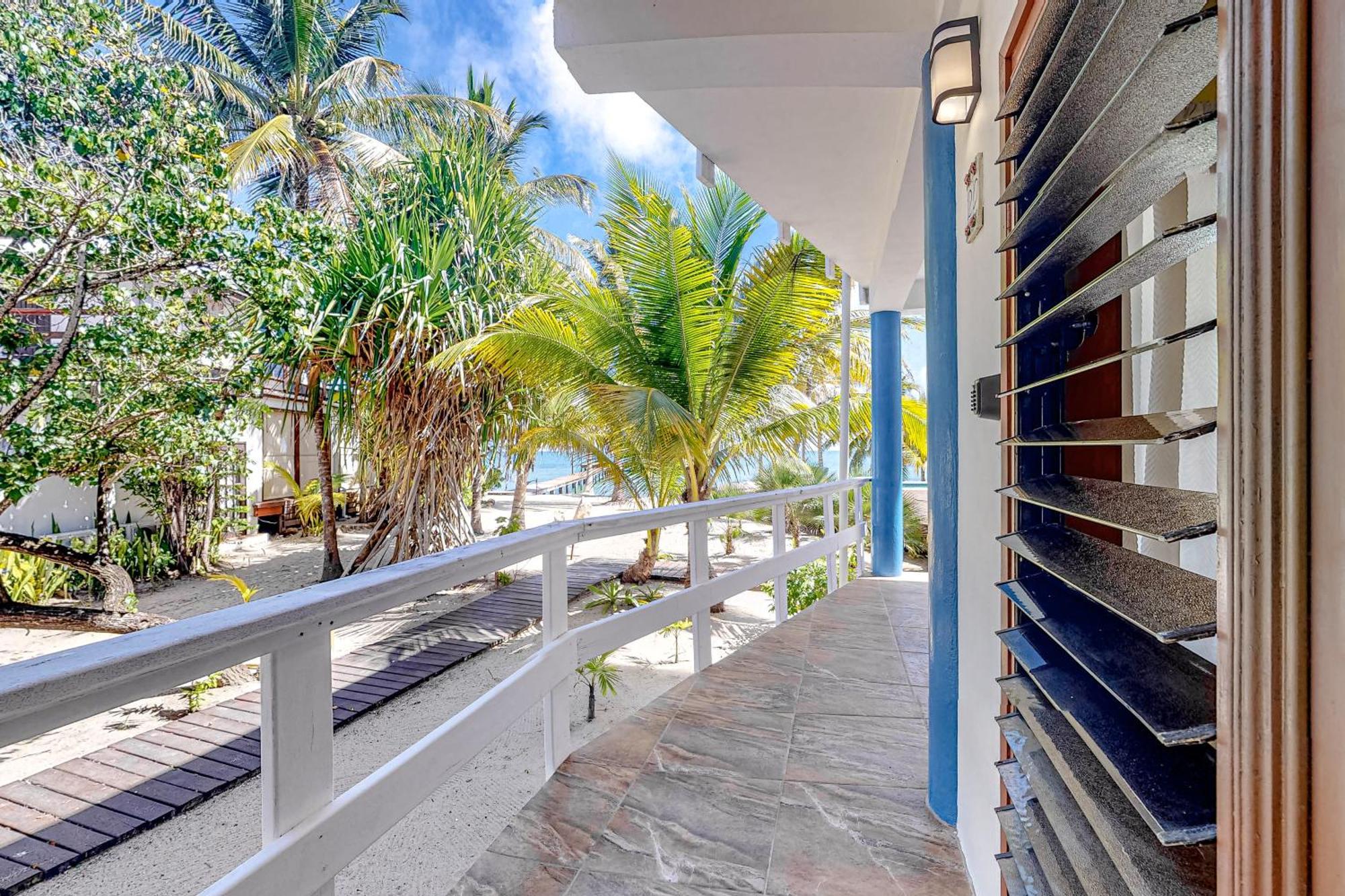 Condo # 20 at Beachside Villas Gold Standard Certified Placencia Habitación foto