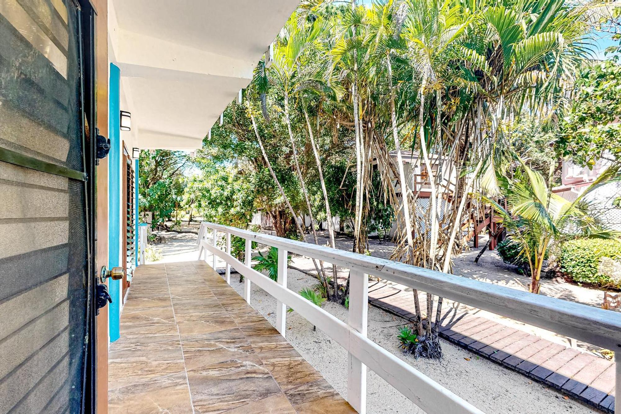 Condo # 20 at Beachside Villas Gold Standard Certified Placencia Habitación foto